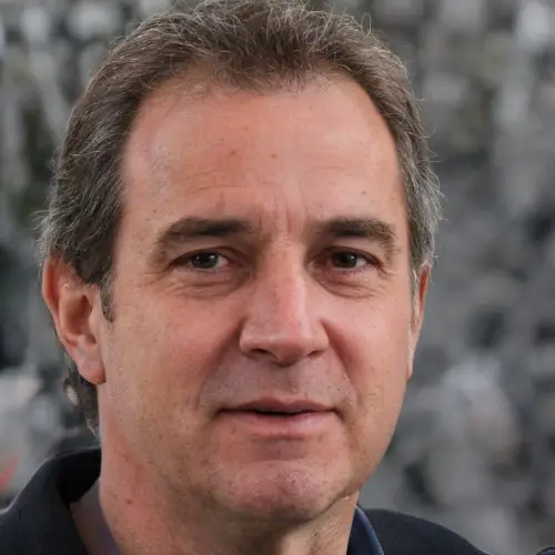 Satisfied user reviewing Purisaki Berberine Patches and sharing positive feedback